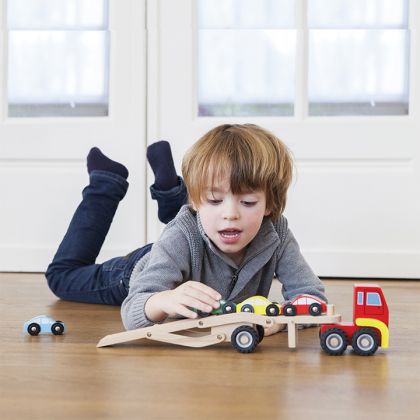 New Classic Toys - Дървена играчка - Автовоз с 4 коли 