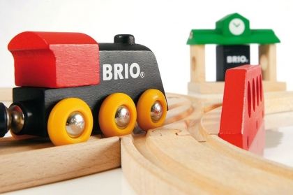 Brio -Стартов комплект класическо влакче с релси