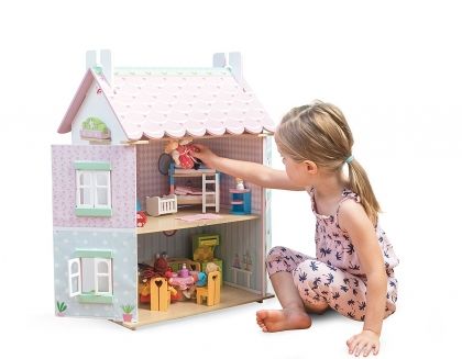 le toy van, дървена, куклена, кукленска, къща, за кукли, обзаведена, играчка, играчки, игри, игра 