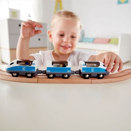 hape, междуградски влак, влак, влакче, релси, машинист, междуградски, градски, влакове и релси, вагони, игра, игри, играчка, играчки