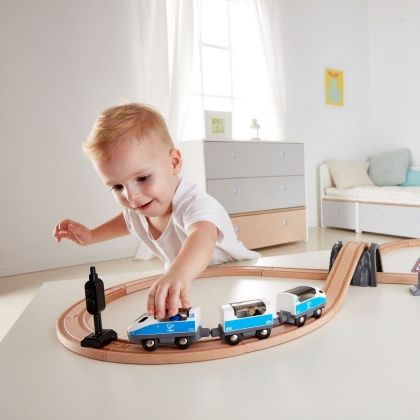 hape, дървени релси със знаци и влак, осморка, дървени релси, знаци, влак, влакче, вагони, машинист, пътник, релси, влакове и релси, игра, игри, играчка, играчки