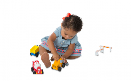 melissa & doug, дървен комплект от превозни средства, строителна площадка, строител, превозни средства, трактор, циментовоз, самосвал, малък строител, строителни превозни средства, игра, игри, играчка, играчк