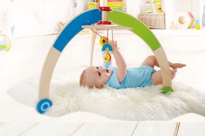 Hape, бебешка, активна, гимнастика, дъга, за бебета, дървена,  бебешка играчка, играчка, играчки, игри, игра