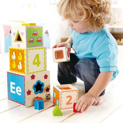 hape, дървени сортиращи кубчета, английски език, сортиращи кубчета, сортер, сортери, фигурки, думички, кубчета, игра, игри, играчка, играчки