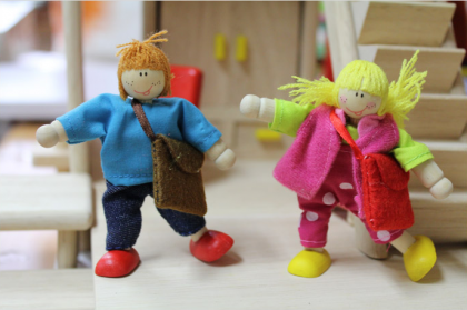Woody - Детска дървена играчка - Кукли младо семейство