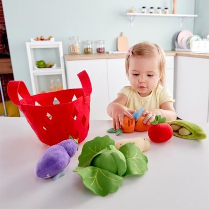 Hape, Кошничка със зеленчуци за най-малките, кошничка със зеленчуци, зеленчуци, плюшени зеленчуци, детска играчка, игра, игри, играчка, играчки