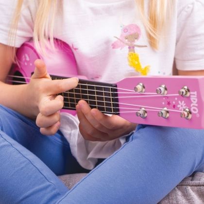 Bijgjigs - Детска дървена китара в розов цвят 