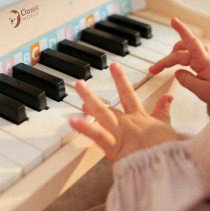 Classic World - Класическо детско дървено пиано - Шарено 