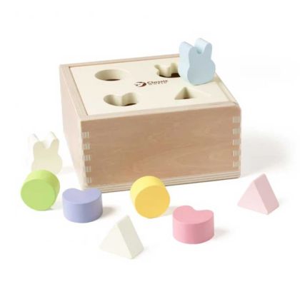 Дървена детска играчка за сортиране на формички - Classic World