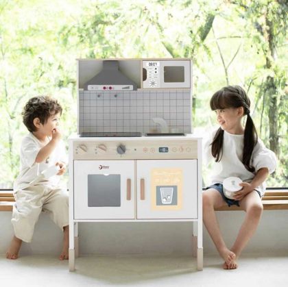 Модерна детска дървена кухня за игра - Classic World