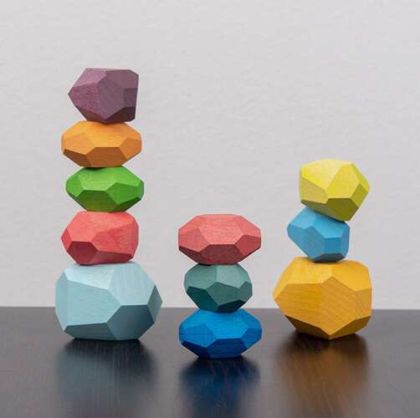 Многоцветни многоъгълни дървени кубчета за подреждане и баланс- 16 бр. - Kruzzel 